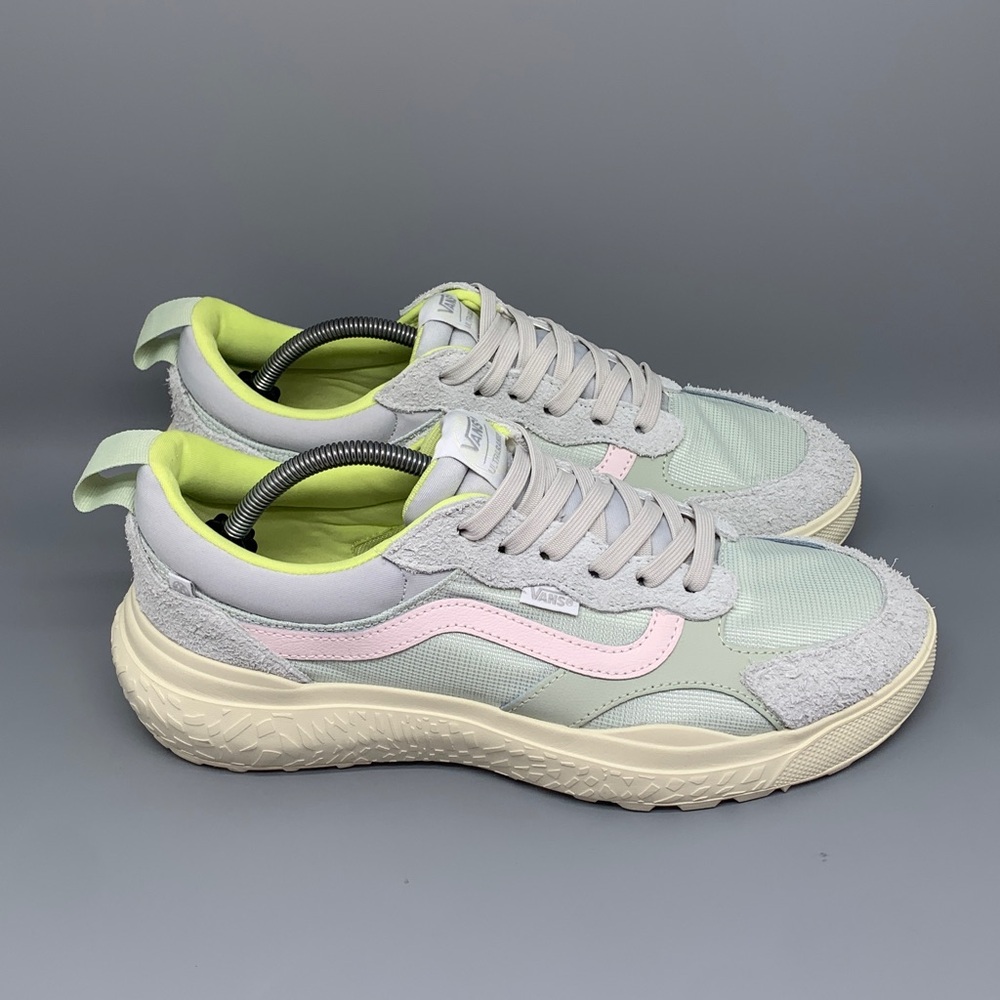 Vans UltraRange EXO SE Pastel Pink Gray Skate Shoes Men’s Sz 11.5 Women's Sz 13